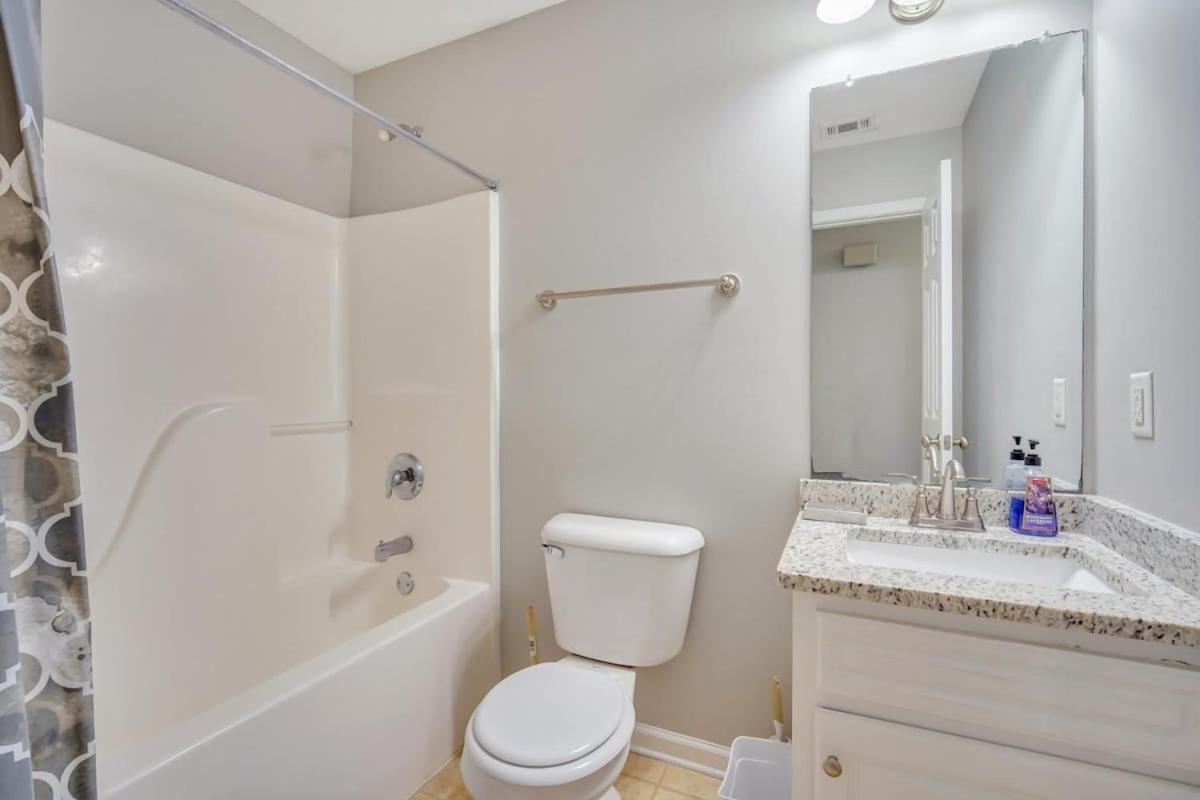 Charming Gray Home- 5 Mins From Gsu! Statesboro Exteriör bild