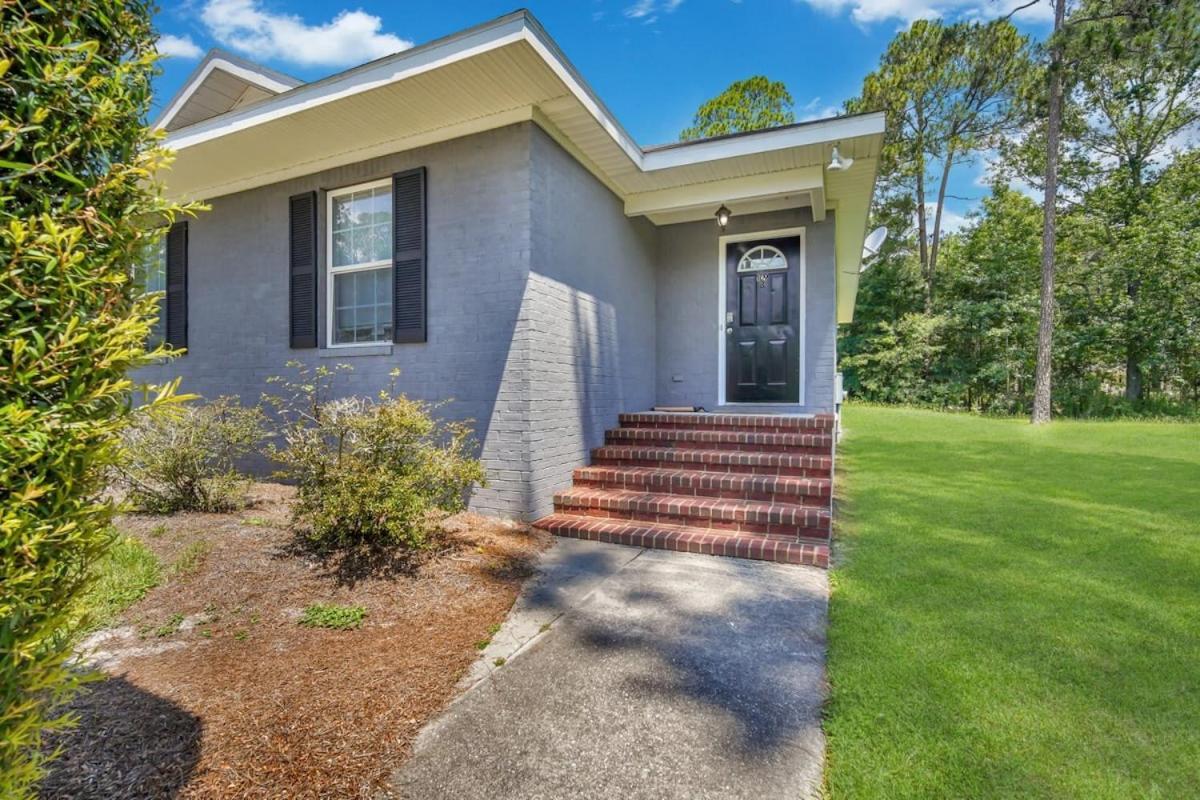 Charming Gray Home- 5 Mins From Gsu! Statesboro Exteriör bild