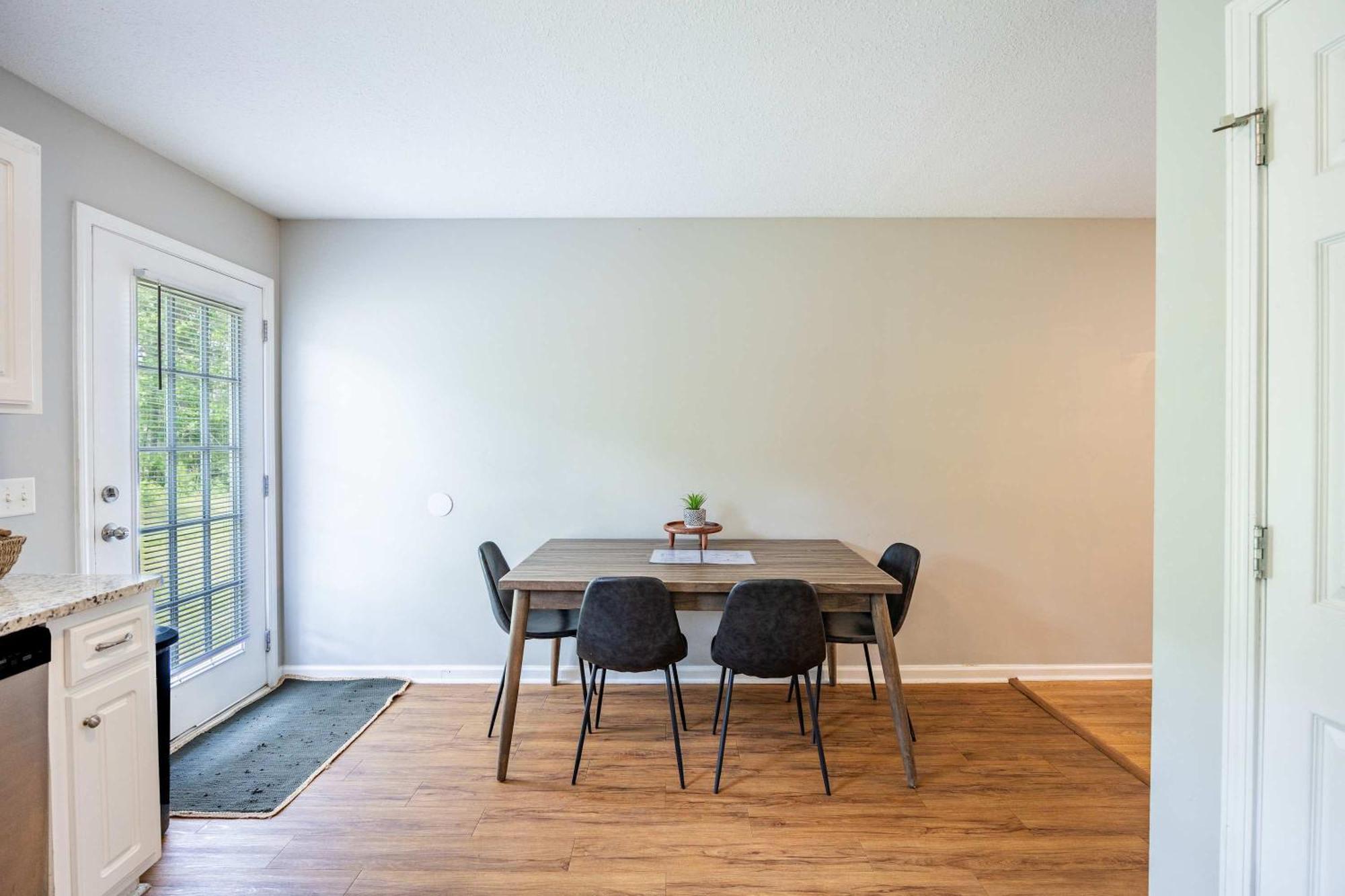 Charming Gray Home- 5 Mins From Gsu! Statesboro Exteriör bild