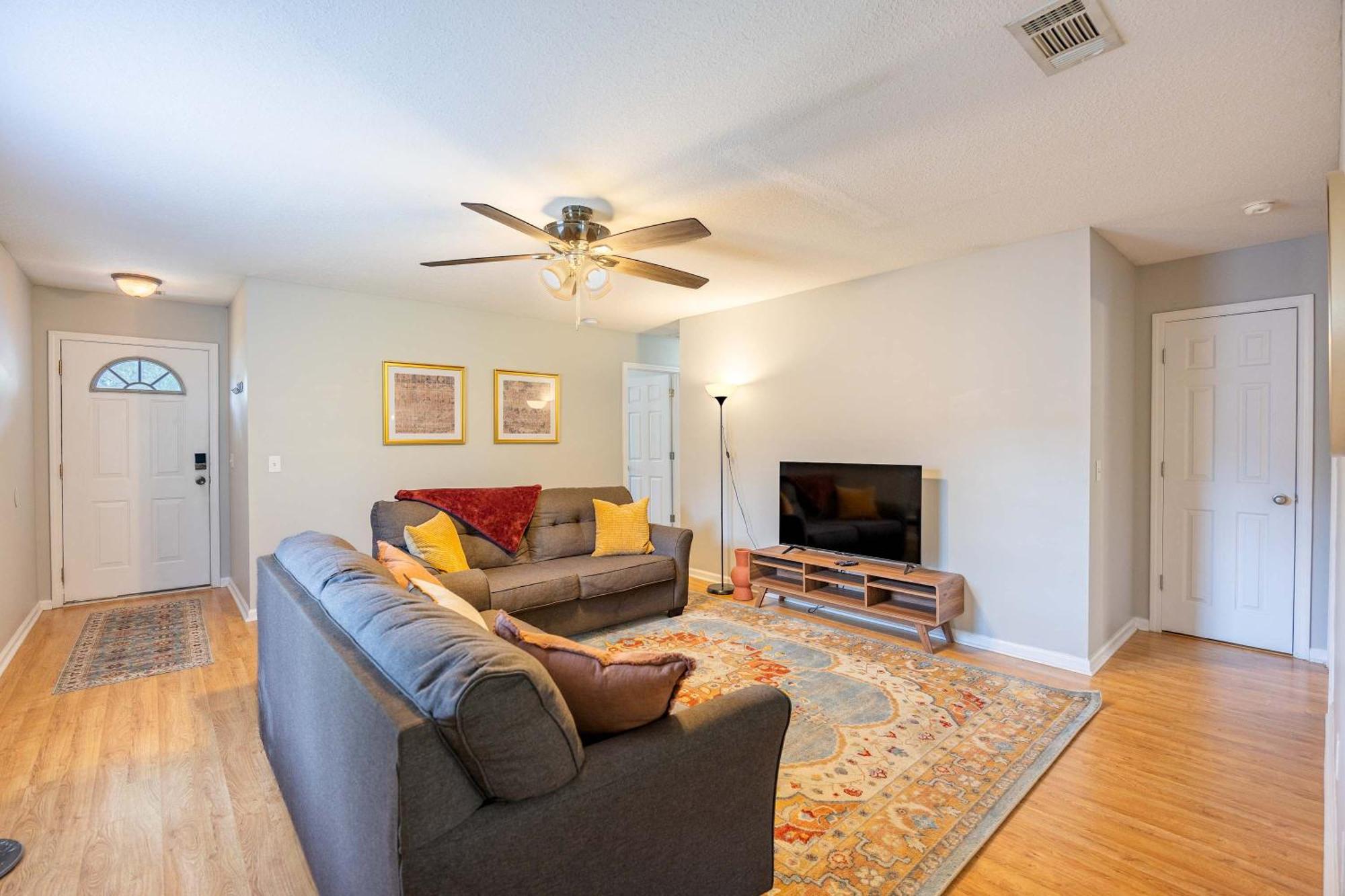Charming Gray Home- 5 Mins From Gsu! Statesboro Exteriör bild